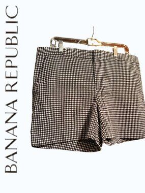 BANANA REPUBLIC Black & White Geometric Shorts - EUC